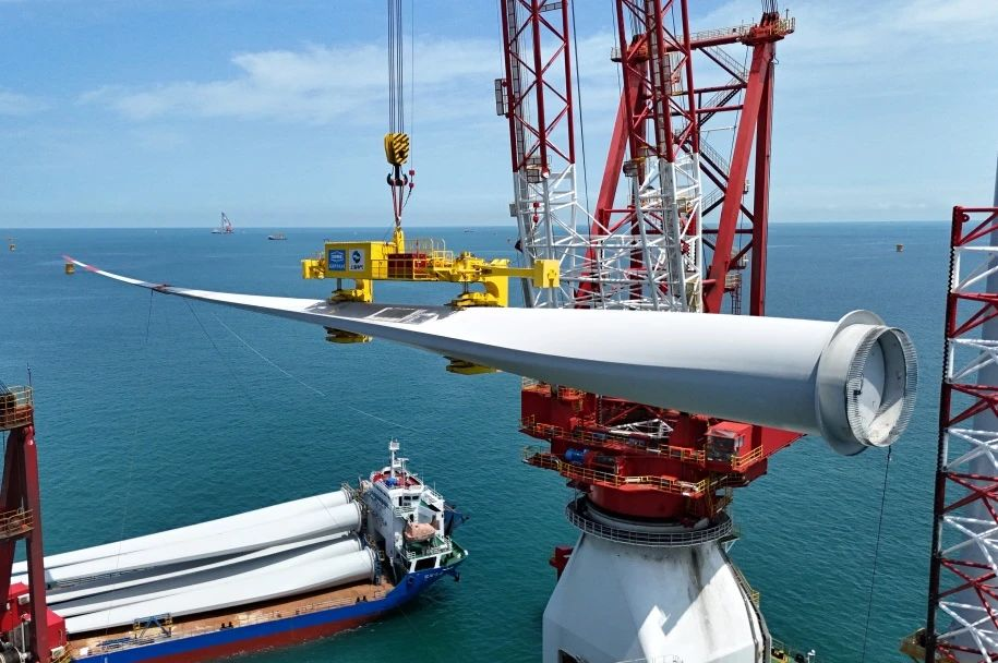 精銦海工雙平臺(tái)“合力攻堅(jiān)”，申能海南CZ2海上風(fēng)電示范項(xiàng)目主體工程順利完工